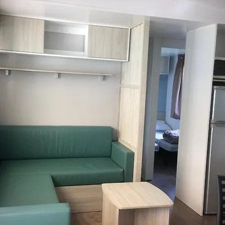 Mobil Dans Un Camping Houlgate